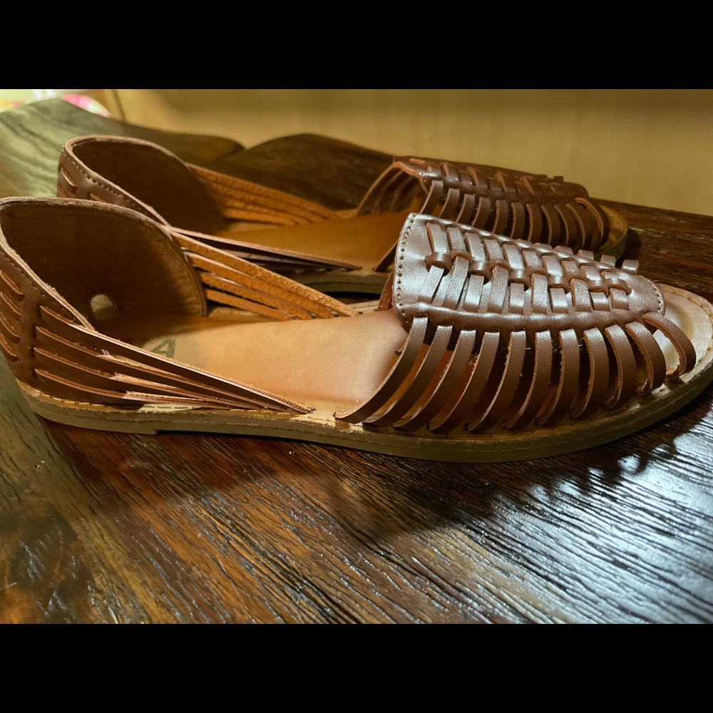 Mia Woven Sandals